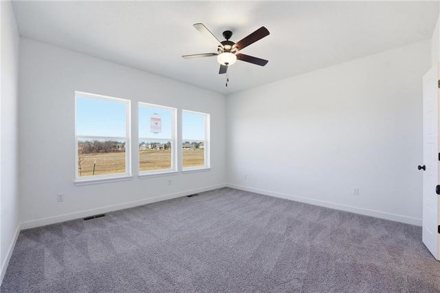 1225 SE Windbreak Drive, Lee's Summit, MO 64081