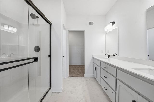 1225 SE Windbreak Drive, Lee's Summit, MO 64081