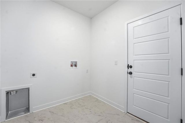 1225 SE Windbreak Drive, Lee's Summit, MO 64081