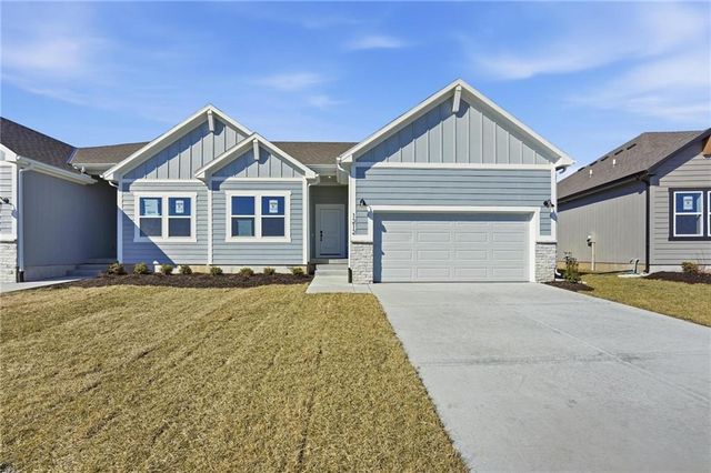 1225 SE Windbreak Drive, Lee's Summit, MO 64081