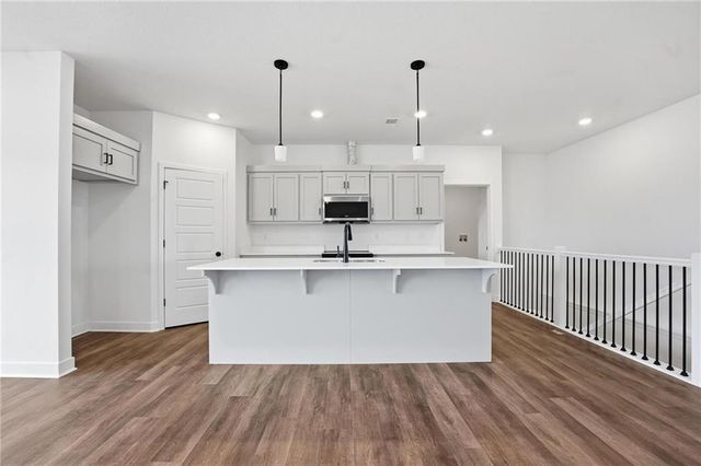 1225 SE Windbreak Drive, Lee's Summit, MO 64081