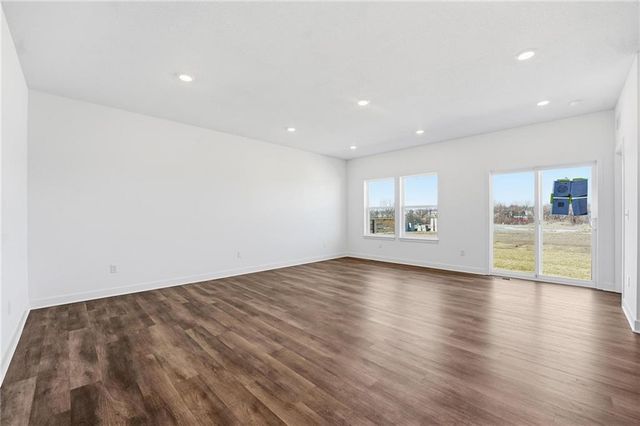 1225 SE Windbreak Drive, Lee's Summit, MO 64081
