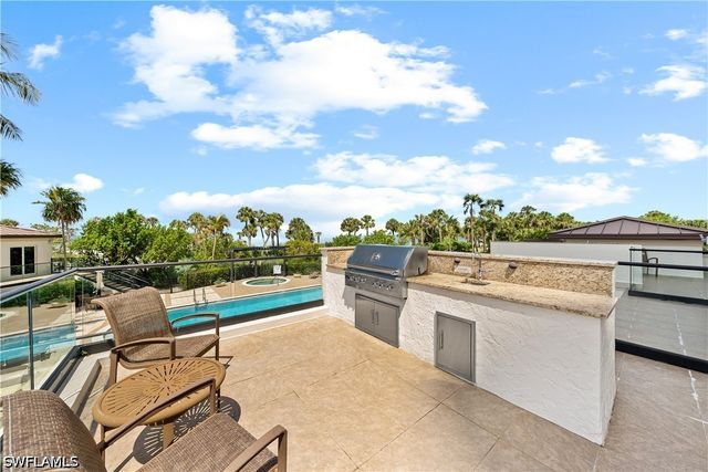8111 Bay Colony DR 1904, Naples, FL 34108