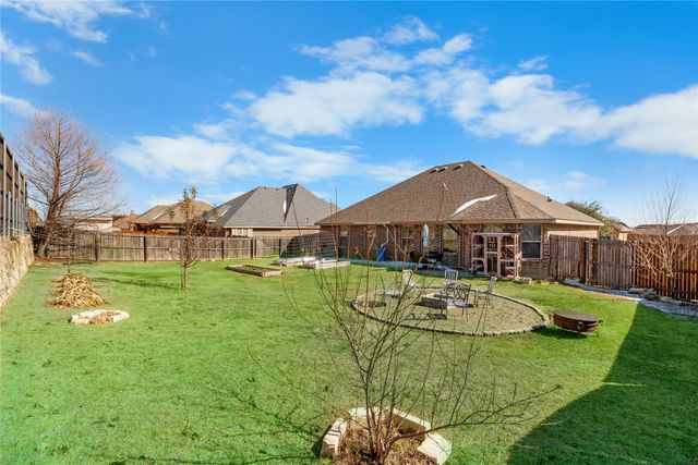 128 Hillcrest Way, Crandall, TX 75114
