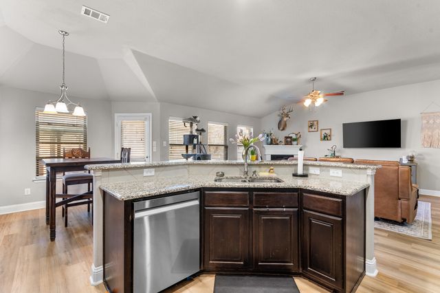 128 Hillcrest Way, Crandall, TX 75114