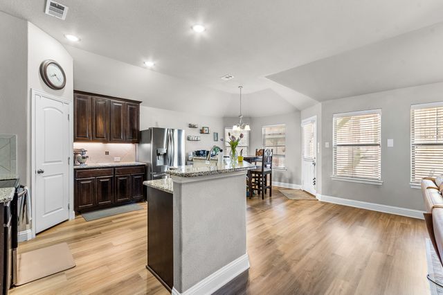 128 Hillcrest Way, Crandall, TX 75114