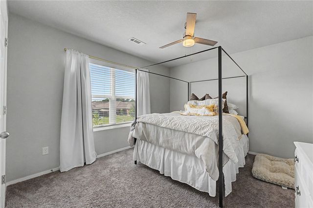4738 W Hoover Loop, Fayetteville, AR 72704