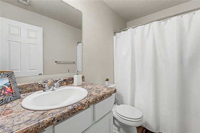 4738 W Hoover Loop, Fayetteville, AR 72704