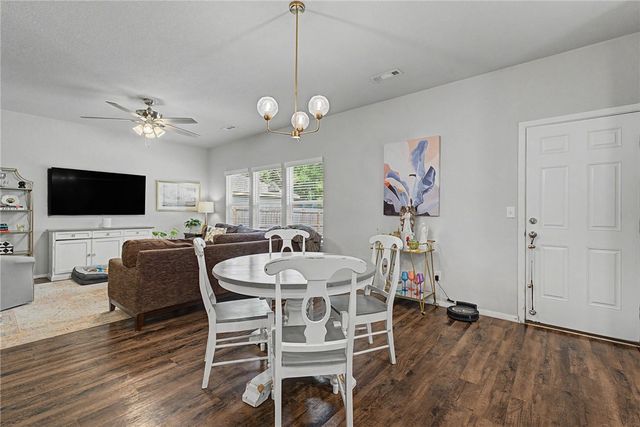 4738 W Hoover Loop, Fayetteville, AR 72704
