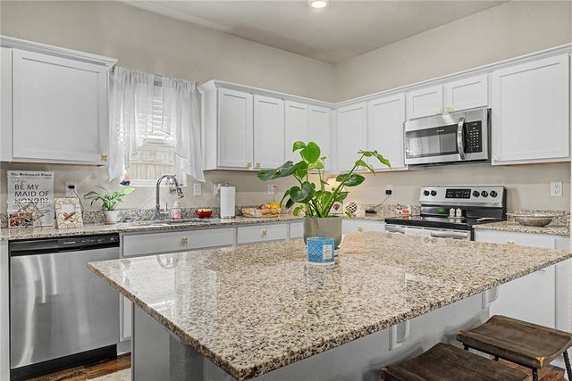 4738 W Hoover Loop, Fayetteville, AR 72704