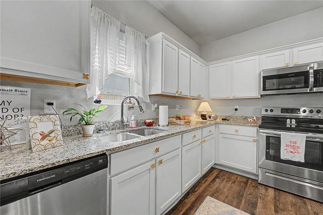 4738 W Hoover Loop, Fayetteville, AR 72704