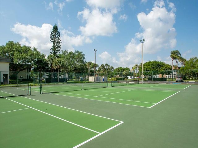 100 Spring Lake Drive 107, Vero Beach, FL 32962