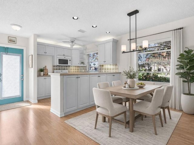 100 Spring Lake Drive 107, Vero Beach, FL 32962