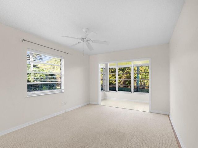 100 Spring Lake Drive 107, Vero Beach, FL 32962