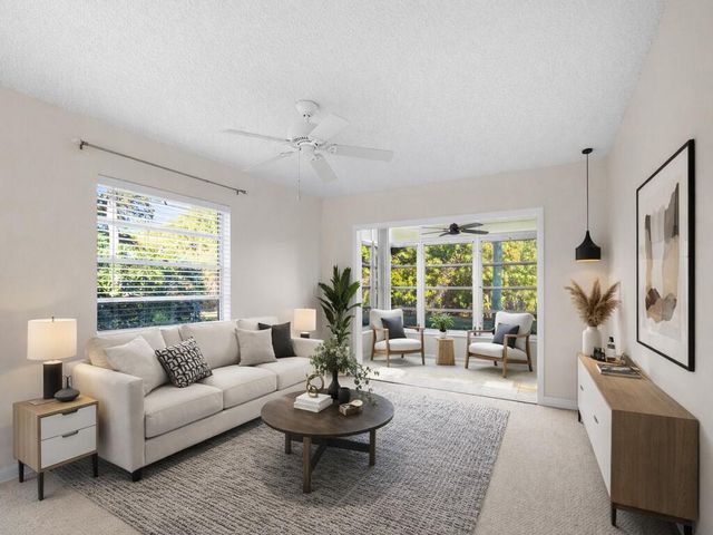 100 Spring Lake Drive 107, Vero Beach, FL 32962