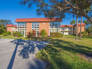 100 Spring Lake Drive 107, Vero Beach, FL 32962