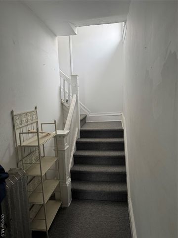 40 Southard Avenue, Rockville Centre, NY 11570