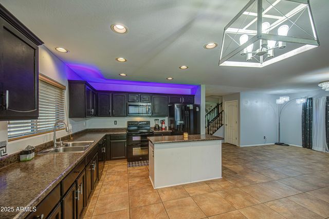 10817 W PIERSON Street, Phoenix, AZ 85037