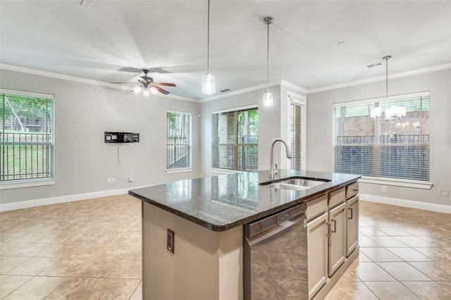 928 Brook Forest Lane, Euless, TX 76039