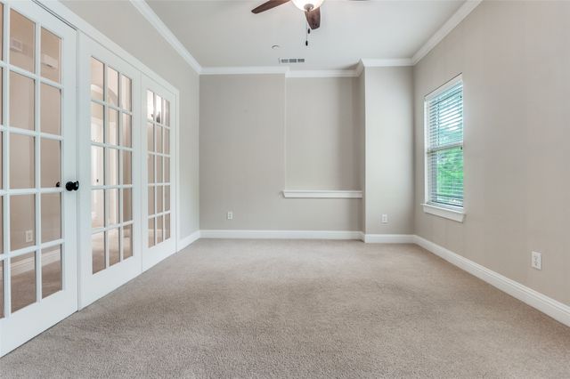 928 Brook Forest Lane, Euless, TX 76039