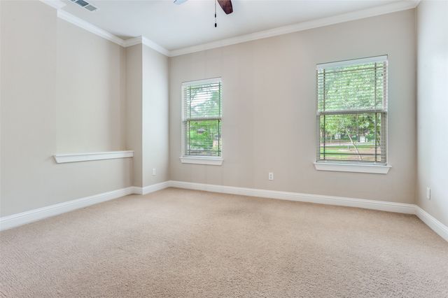 928 Brook Forest Lane, Euless, TX 76039