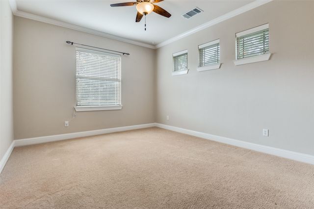 928 Brook Forest Lane, Euless, TX 76039