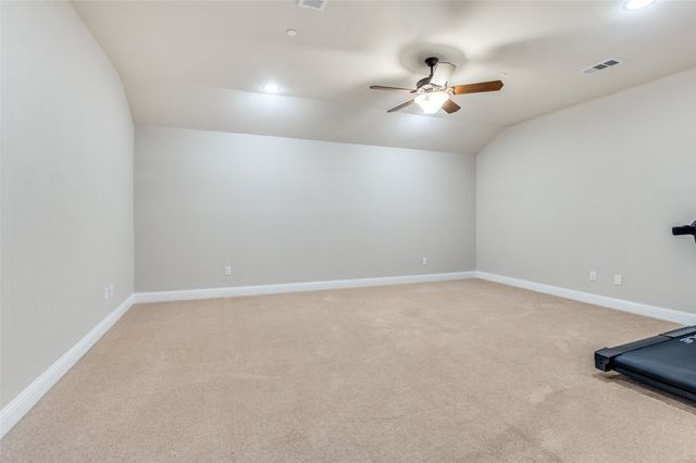 928 Brook Forest Lane, Euless, TX 76039