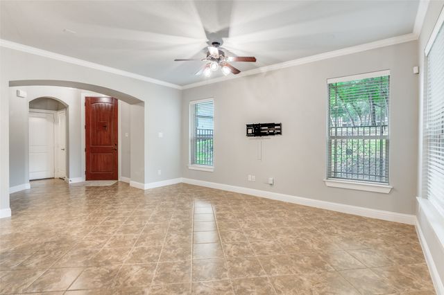 928 Brook Forest Lane, Euless, TX 76039
