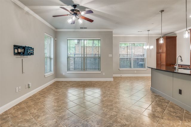 928 Brook Forest Lane, Euless, TX 76039