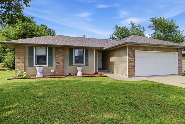 2311 W Roxbury Street, Springfield, MO 65807