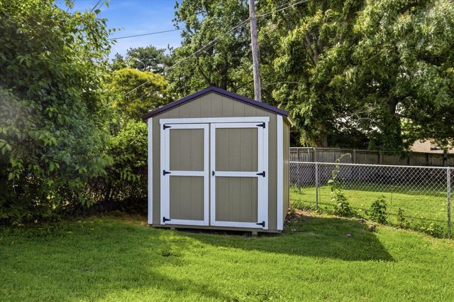 2311 W Roxbury Street, Springfield, MO 65807