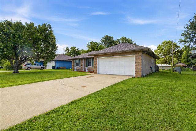 2311 W Roxbury Street, Springfield, MO 65807