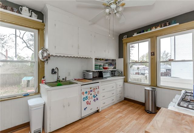 18 Bow Street, Cranston, RI 02905