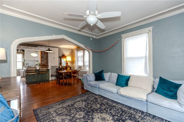 18 Bow Street, Cranston, RI 02905