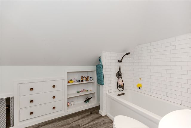 18 Bow Street, Cranston, RI 02905