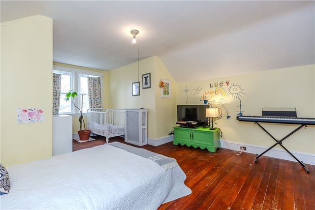 18 Bow Street, Cranston, RI 02905