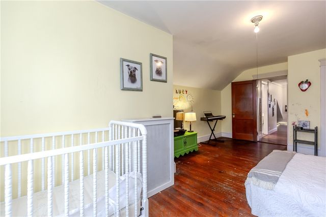 18 Bow Street, Cranston, RI 02905