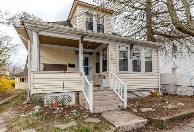 18 Bow Street, Cranston, RI 02905