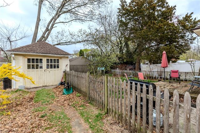 18 Bow Street, Cranston, RI 02905