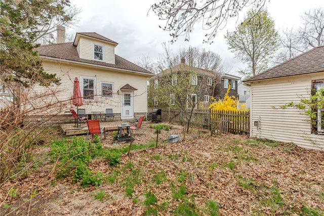 18 Bow Street, Cranston, RI 02905