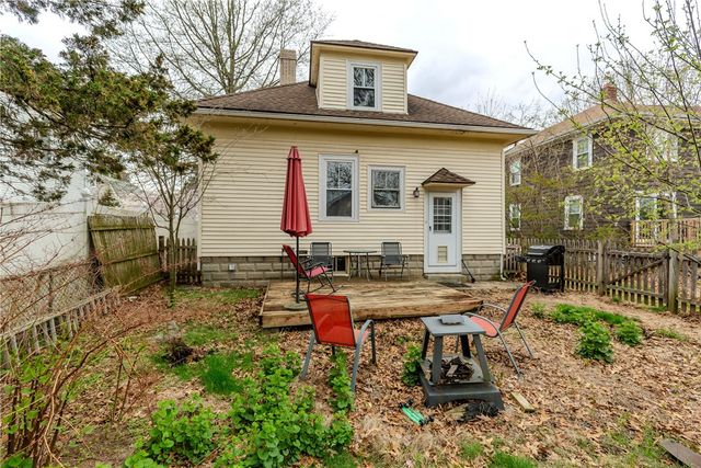 18 Bow Street, Cranston, RI 02905