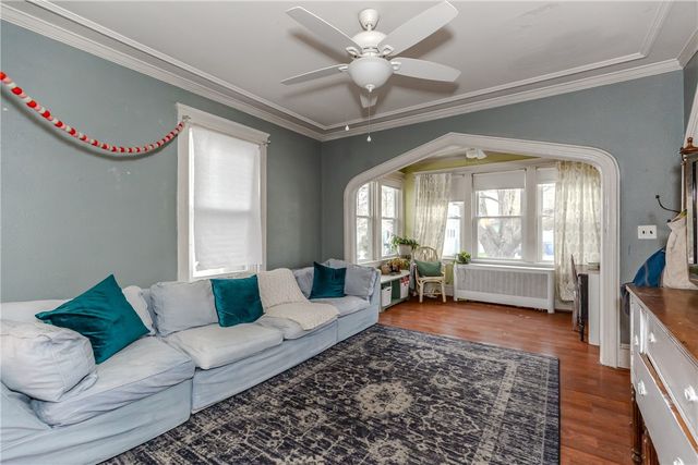 18 Bow Street, Cranston, RI 02905