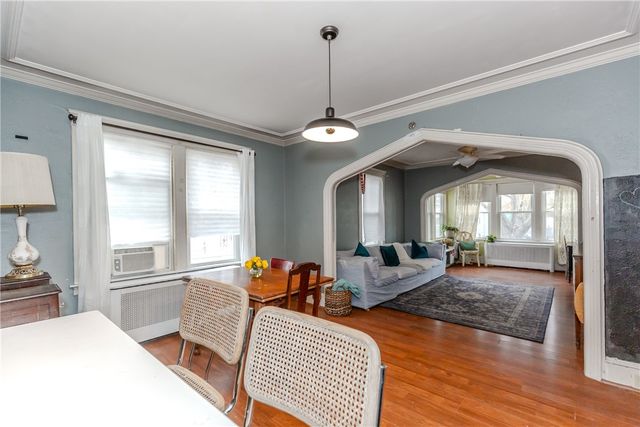 18 Bow Street, Cranston, RI 02905