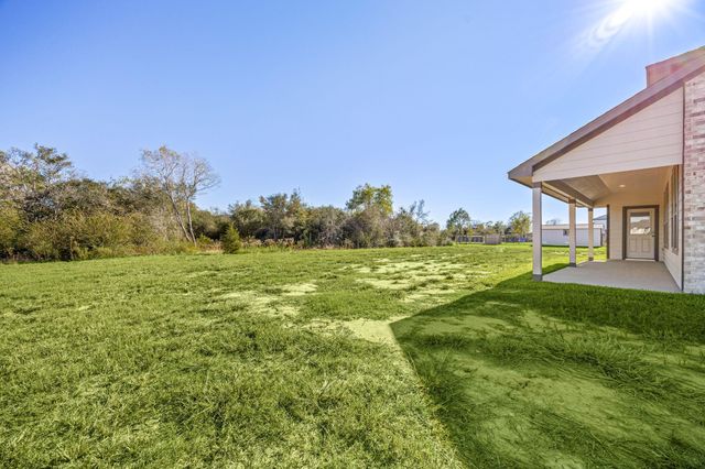 1081 Westfork Drive, Sealy, TX 77474