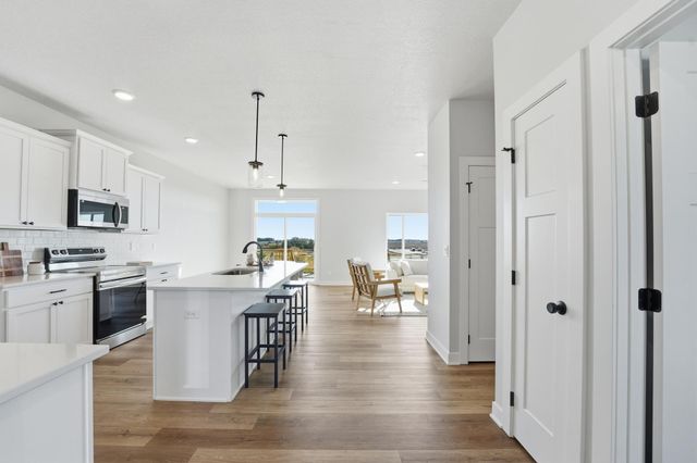 1060 Gray Avenue, Waukee, IA 50263