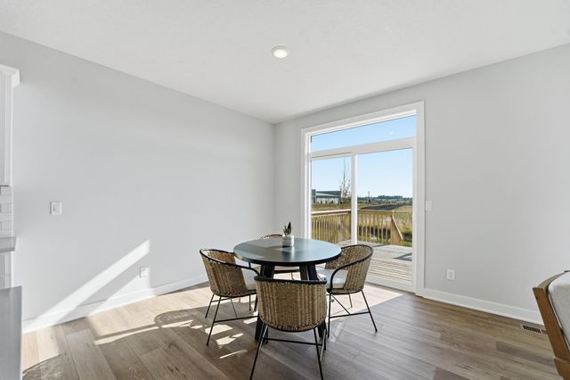 1060 Gray Avenue, Waukee, IA 50263