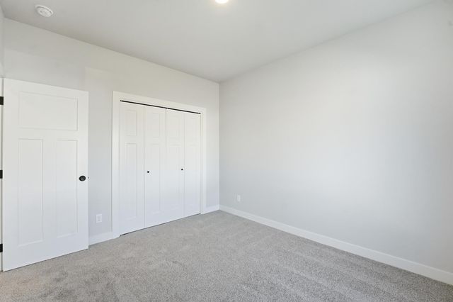 1060 Gray Avenue, Waukee, IA 50263