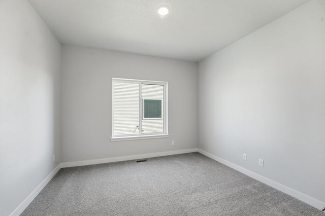 1060 Gray Avenue, Waukee, IA 50263