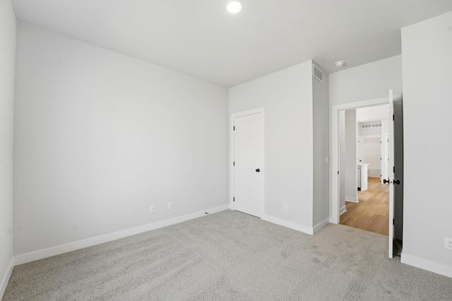 1060 Gray Avenue, Waukee, IA 50263