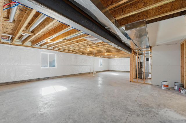 1060 Gray Avenue, Waukee, IA 50263